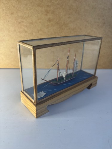 Small sailing boat - small,